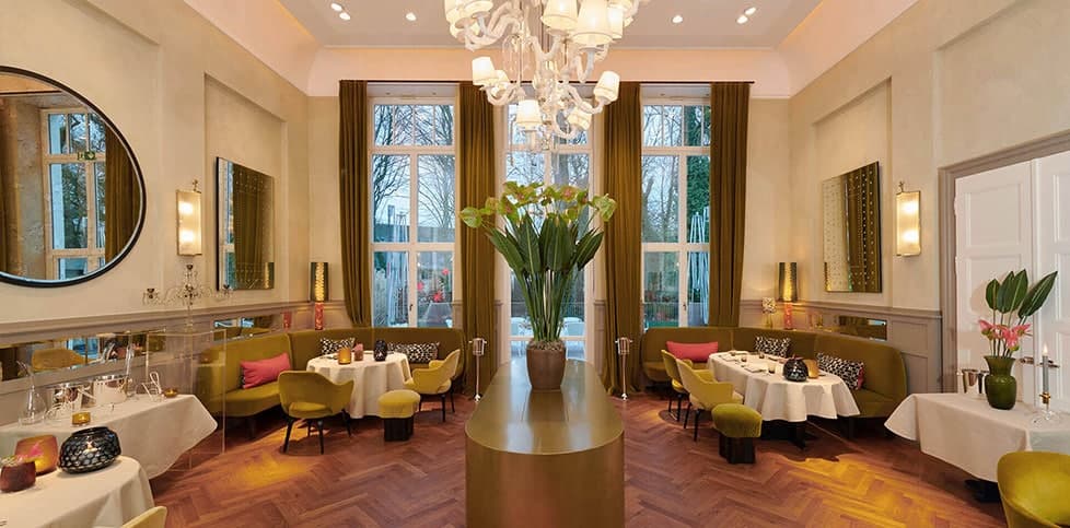 LOUIS restaurant image 4