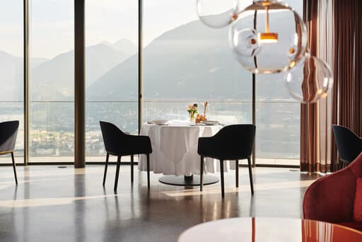 Castel fine dining image 4